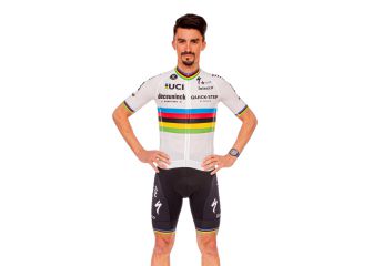 Alaphilippe y Evenepoel muestran sus maillots para 2021