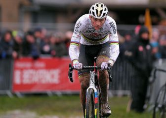 La vida sigue igual para Van der Poel: triunfo en el GP Nys