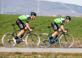 El Kern Pharma muestra sus bicis Giant y su ropa Etxeondo