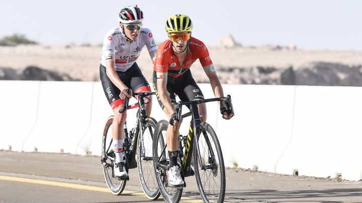 Tadej Pogacar y Adam Yates, durante la quinta etapa del UAE Tour 2020 con final en Jebel Hafeet.