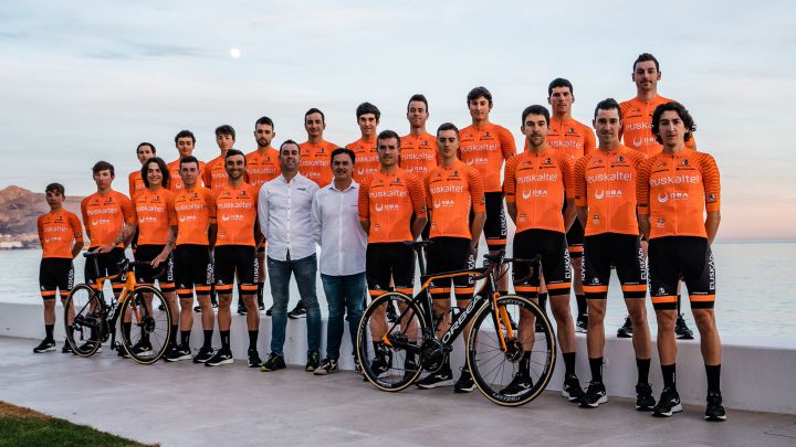 Invitaciones de La Vuelta: Euskaltel, Caja Rural y Burgos