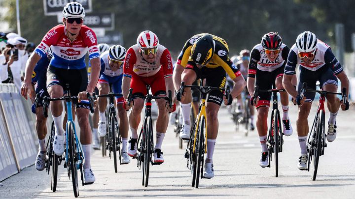 Mathieu van der Poel, del Alpecin-Fenix, se impone en la primera etapa del UAE Tour 2021.