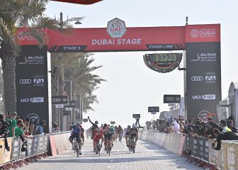 Sam Bennett bate a Viviani y Ackermann en Palm Jumeirah