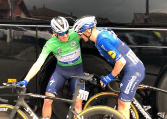 Bennett se luce mientras la carrera avanza entre dudas