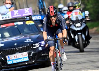 Van Baarle firma una gesta histórica de 50 km en solitario