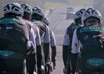 David López dirige a un Baqué con 44 años en el pelotón