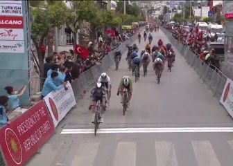 Díaz sigue líder por un segundo en otro triunfo de Philipsen