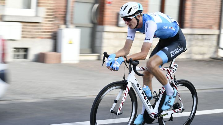 Neilands, primer abandono del Giro: se cayó tras la etapa