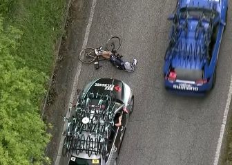 Gene Bates, que atropelló a Serry, es expulsado del Giro