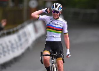 Van der Breggen le gana el pulso a Van Vleuten en Eibar