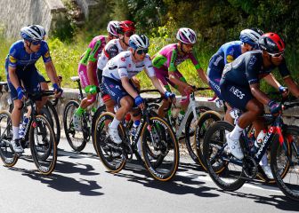 La UCI modifica la regla del lanzamiento de bidones