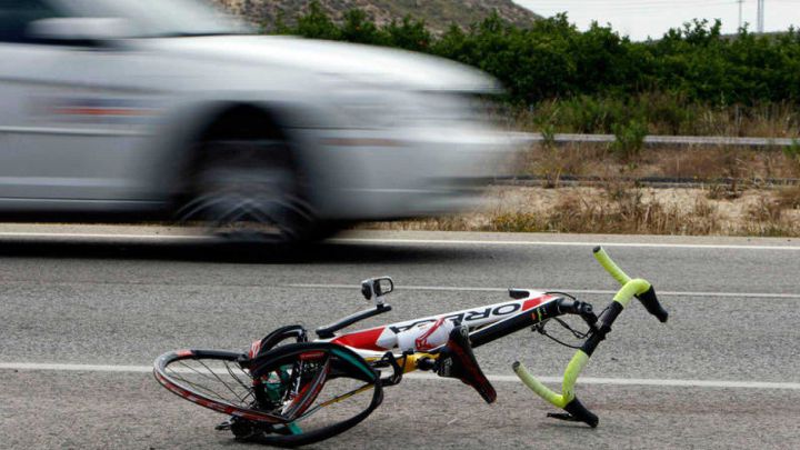 Un ciclista muere atropellado por un conductor que se fuga
