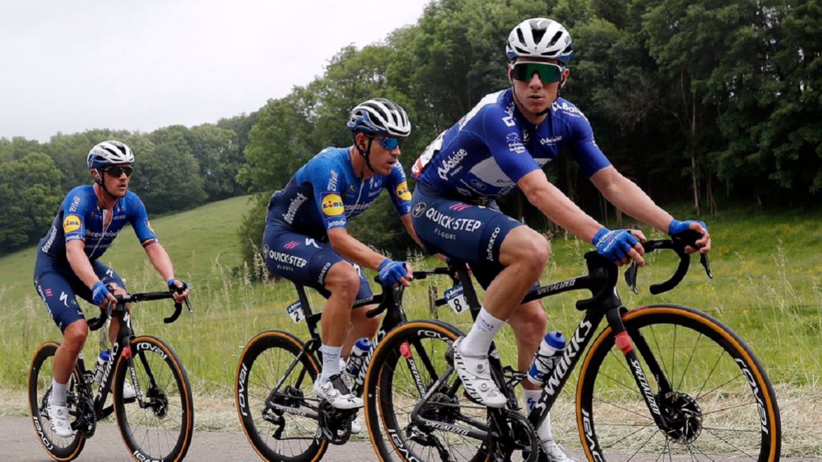 Ciclismo | Evenepoel vuelve a lo más alto y Cavendish triunfa al esprint - Vimarsana News