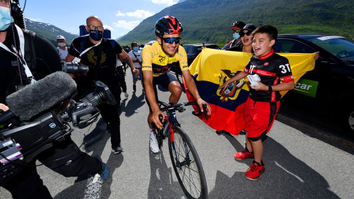 Carapaz llega lanzado al Tour: resiste a Urán y gana en Suiza