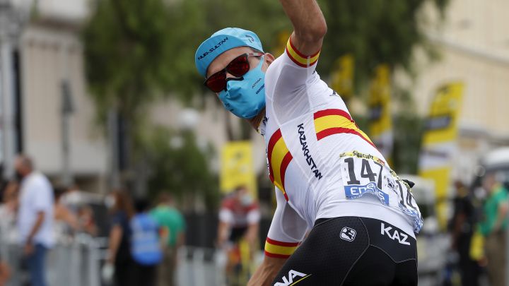 Luis León Sánchez, con el maillot de campeón de España antes de la salida en Niza del Tour de Francia 2020.