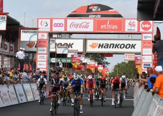 Jakobsen gana en Valonia el primer sprint desde su accidente