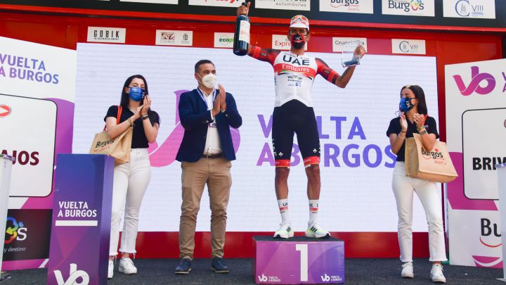 El ciclista colombiano Juan Sebastián Molano tras vencer en la segunda etapa de la Vuelta a Burgos 2021.