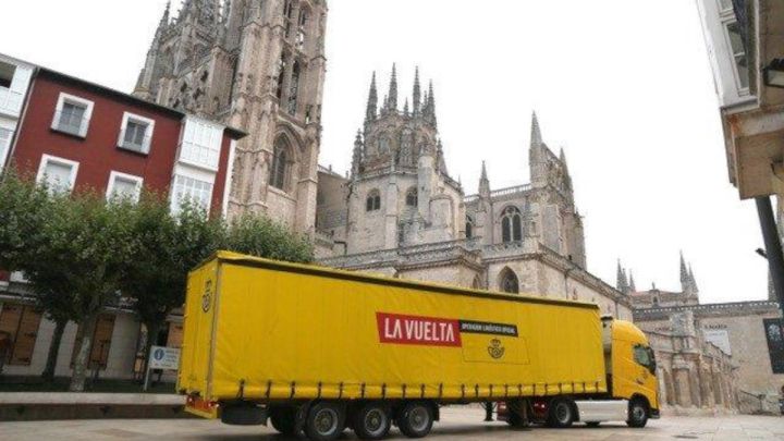 Mover 400 toneladas de material: el desafío logístico de La Vuelta