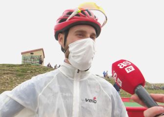 Los aficionados, a pie de carretera en el Picón Blanco