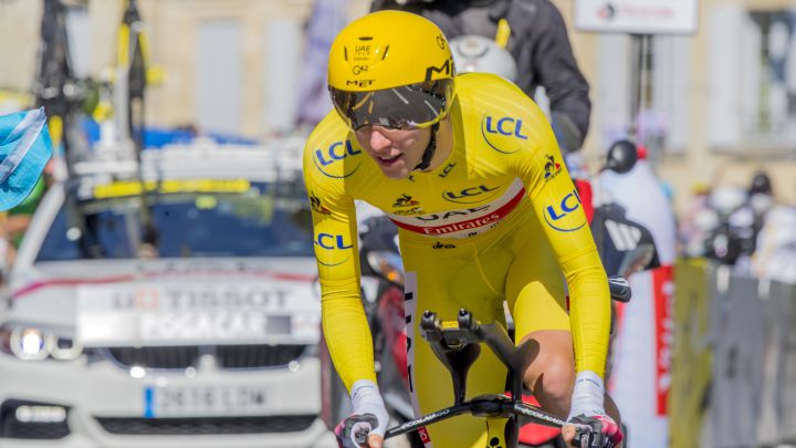 El ciclista esloveno Tadej Pogacar rueda curante la crono final del Tour de Francia 2021