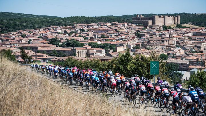 La Vuelta llena por un día la España vaciada