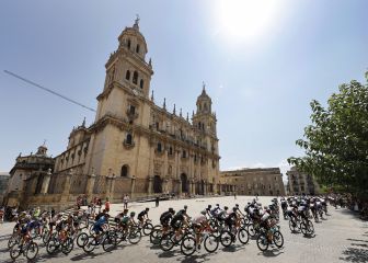 Un inicio frente a la Catedral de Jaén