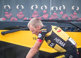 El Jumbo de Roglic colecciona mascotas Tei-Tei