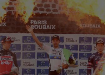 Los premios de la París-Roubaix crean un cisma por lo que cobran las mujeres
