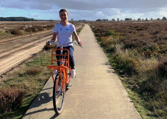 Van Vleuten vuelve a subirse a la bici tras su caída en Roubaix