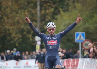 Van der Poel se desquita en Karrantza con un cómodo triunfo