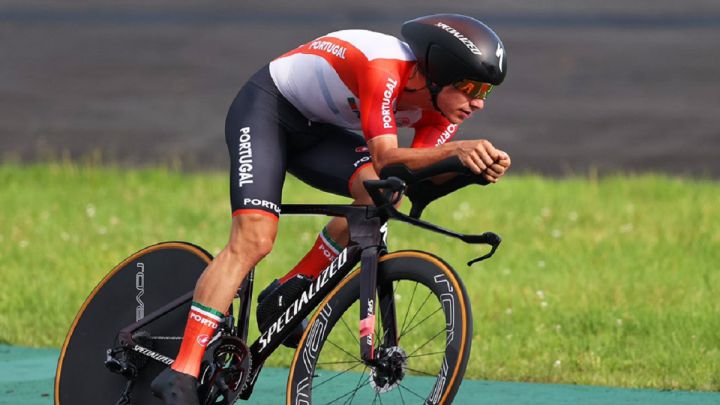 Almeida apunta al Giro en 2022, aunque querría más contrarreloj