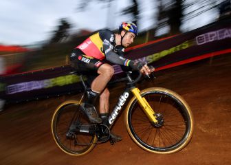 Van Aert vuelve a arrasar en una gran carrera de Felipe Orts