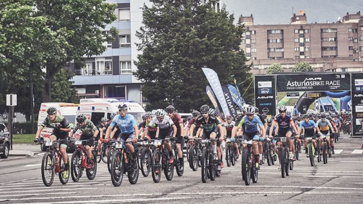 Salida de la Asturias Bike Race 2021.