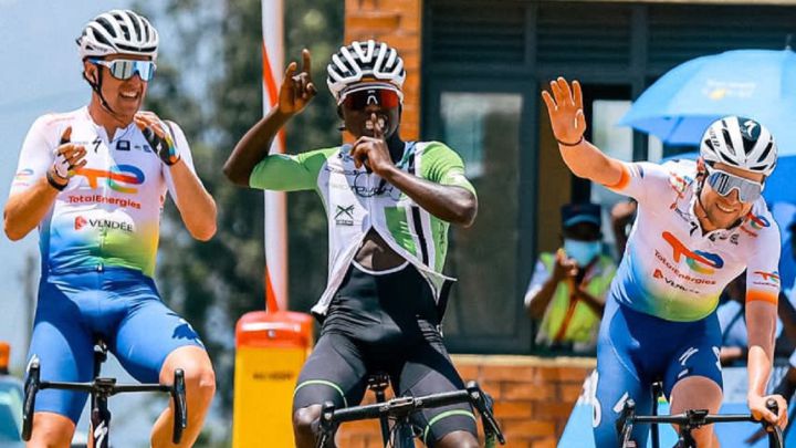Entrada a meta en la última etapa del Tour de Ruanda 2022.