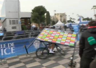 Geniets abandona después de que una valla caiga sobre él