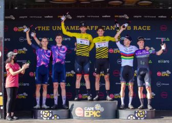 Arranca la Cape Epic: aviso de Beers y pinchazo de Schurter