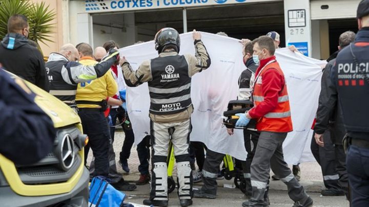 Colbrelli, en ambulancia tras desplomarse al cruzar la meta