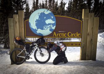 Omar Di Felice realiza la primera vuelta al mundo en bicicleta a través del Ártico
