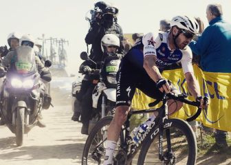 Sénéchal denuncia que un espectador le arrojó orina durante la París-Roubaix