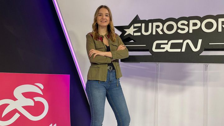 Laura Álvarez se une al equipo de comentaristas y analistas del Giro de Italia, en Eurosport. Se trata de la primera mujer en narrar ciclismo en el canal.