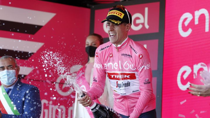 Por qué el líder del Giro de Italia viste la Rosa, origen y desde cuándo se utiliza? - AS.com
