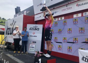 Vollering sigue dominando la Itzulia con autoridad