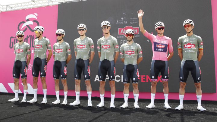 Roster del Alpecin-Fenix en la etapa 4 del Giro de Italia 2022.