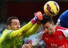 Las críticas no lo afectan; Ospina fue figura ante Everton