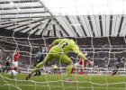 Ospina, figura en el triunfo del Arsenal sobre Newcastle