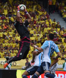 Romero: "Cuando no tenemos a Messi nos toca luchar más"