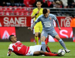 Juan Fernando Quintero juega 45 minutos en el 2-2 del Rennes