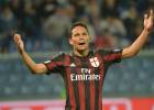 Prensa italiana: Bacca es figura, pero es transferible en Milan