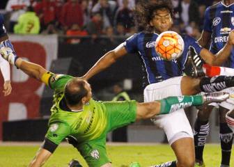 Azcona, el portero que le hizo pequeño el arco a River Plate