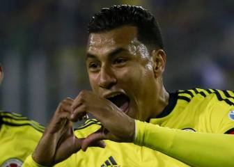 El debut goleador de Colombia se queda en sus defensores